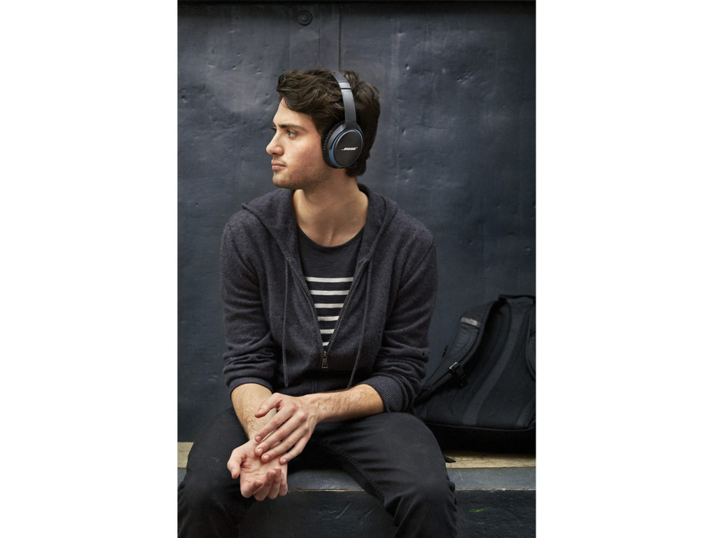 Bose_SoundLink_around-ear_headphones_II-2