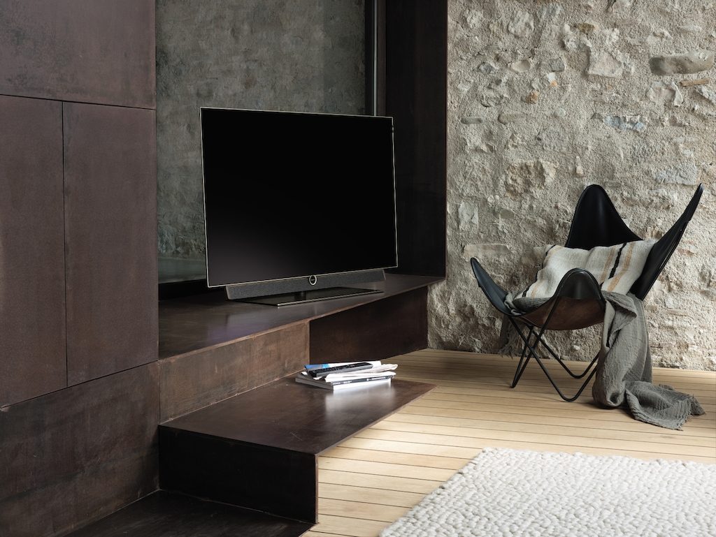 hooi Spanje specificeren Loewe bild 5 OLED televisie: knap retro design