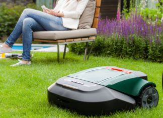 Maai je gazon via je smartphone Robomow robotgrasmaaiers voor 2014 met smartphone app