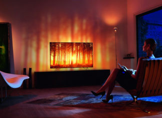 Dit zijn de televisies van Philips voor 2016 Philips 8901 Series Ambilux TV