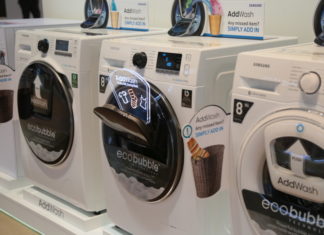 Vergeet geen sokken meer met slimme AddWash wasmachine