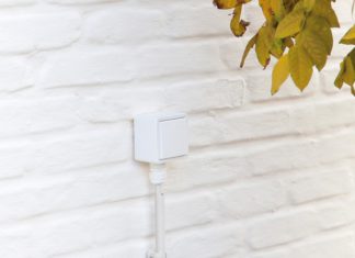 Spuitwaterdicht schakelmateriaal van Niko volledig verkrijgbaar in wit en zwart niko-hydro-wit