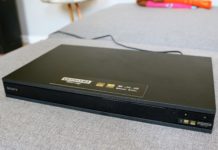 Review: Sony UBP-X800 Ultra HD Blu-ray speler Sony UBP-X800 Ultra HD Blu-ray speler