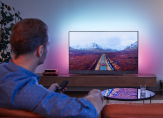 Philips 8804 LCD televisie krijgt ook Bowers & Wilkins audio Philips Tv 8804