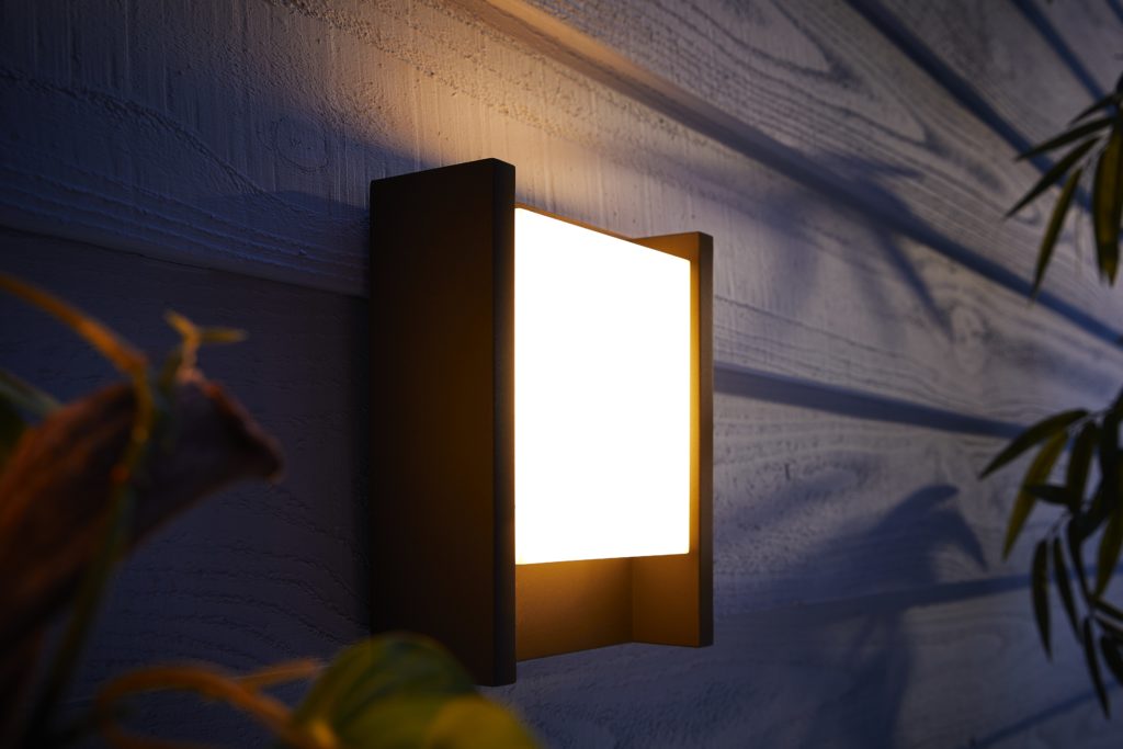 Buitenverlichting Philips Hue uitgebreid met nieuwe lampen en sensor