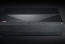 Laserprojector Optoma projecteert 4K met HDR van dichtbij en bevat soundbar Optoma-P1-4K-TV