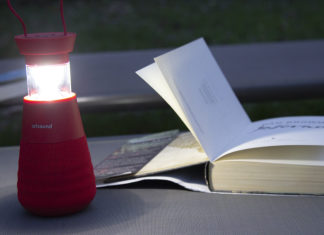 Lighthouse is draagbare speaker met uitschuifbare lantaarnlamp ArtSound Lighthouse