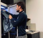 Café Costume lovend over Samsung AirDresser