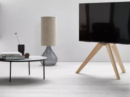Plaats je TV waar je wilt met de NEXT OP vloerstandaard van Vogel’s