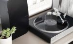 Maak kennis met de Victrola Stream Carbon – een unieke professionele platenspeler voor vinyl.