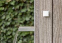 Geniet de hele dag van volledig elektrisch comfort op je terras en in je tuin met Niko Hydro.