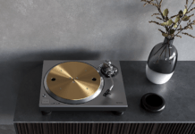 Technics breidt haar productassortiment draaitafels uit met de uitstekende ΔΣ-Drive (Delta Sigma Drive) technologie en introduceert de SL-1300G als de nieuwe de facto hifi-draaitafelstandaard in hun Grand Class