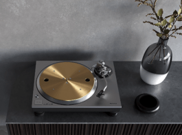 Technics breidt haar productassortiment draaitafels uit met de uitstekende ΔΣ-Drive (Delta Sigma Drive) technologie en introduceert de SL-1300G als de nieuwe de facto hifi-draaitafelstandaard in hun Grand Class