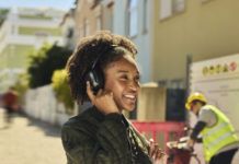 JBL introduceert de Tour ONE M3, de meest veelzijdige en high-performance koptelefoon tot nu toe, met nieuwe JBL-eigen technologie