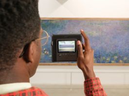 Fujifilm lanceert instax WIDE Evo™: hybride instant camera in breedformaat