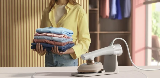 Driekwart van de Belgen strijkt, maar wil het eenvoudiger en sneller – Philips OneTurn lost het op in één handomdraai